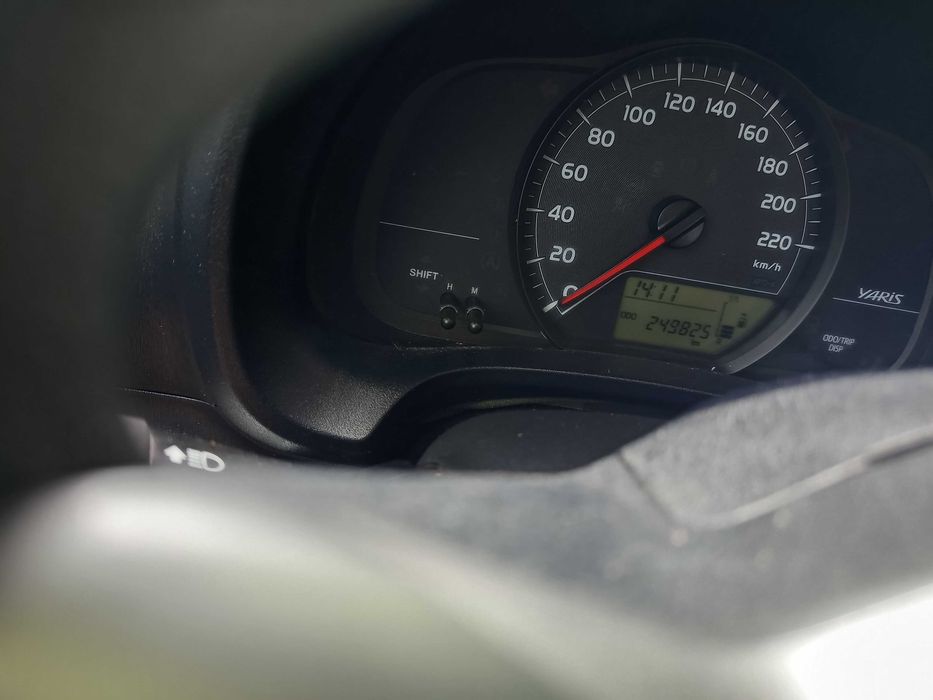 Toyota Yaris 2012 1.0 benzyna+gaz