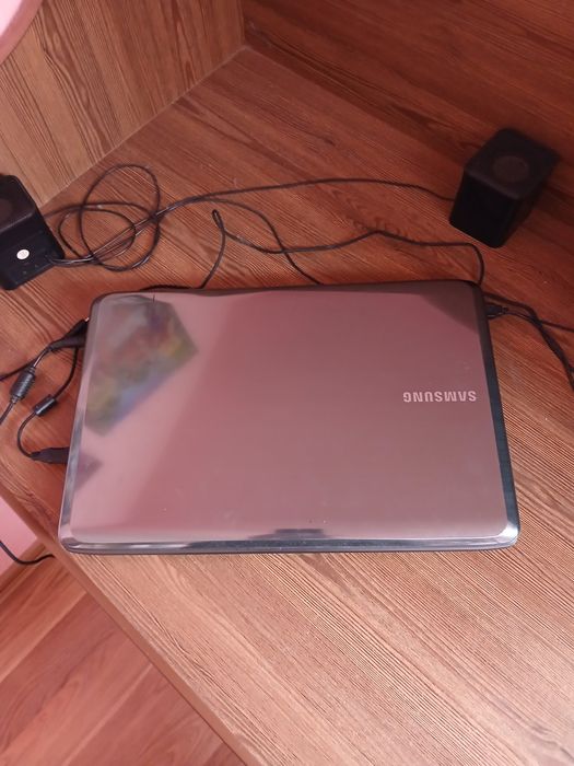 ноутбук Samsung R523