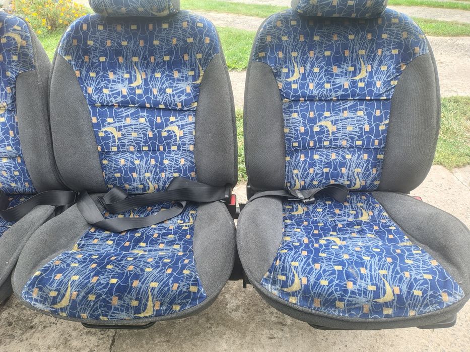 Продам потрійні сидіння