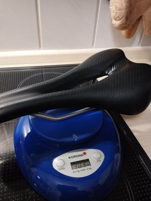 Siodełko do kolarzowki Bontrager AJNA szer. 154 mm