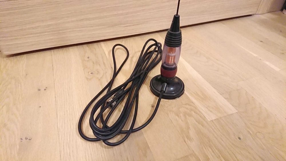 CB Radio Alan 28 + 2 anteny + transformator.