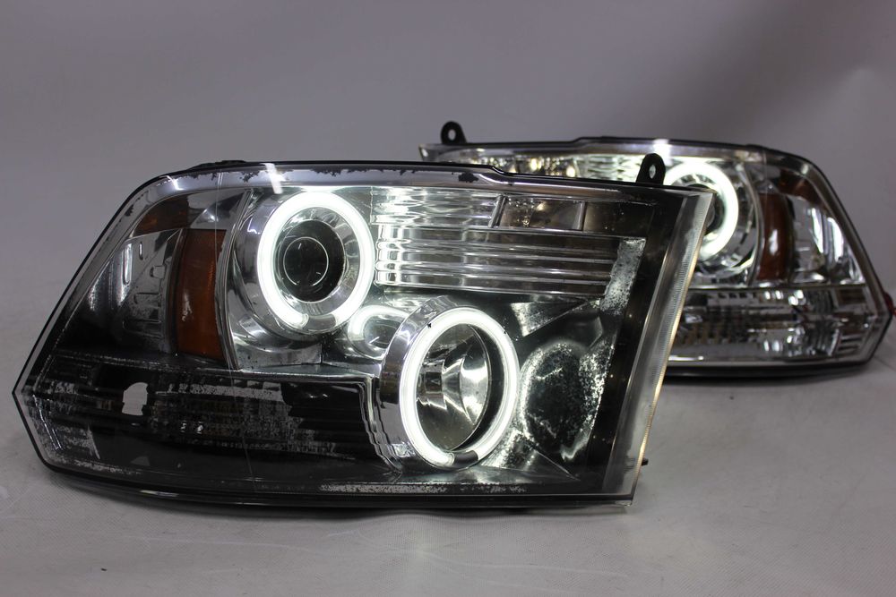 Lampy reflektory przednie przód DODGE RAM 09-18 RINGI LED TUNING CHROM