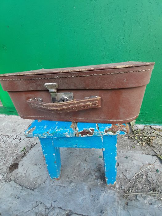 Миниатюрный чемоданчик времен ссср