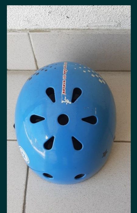 Capacete de crianca p/trotineta, patins em linha, skate ou bicicleta