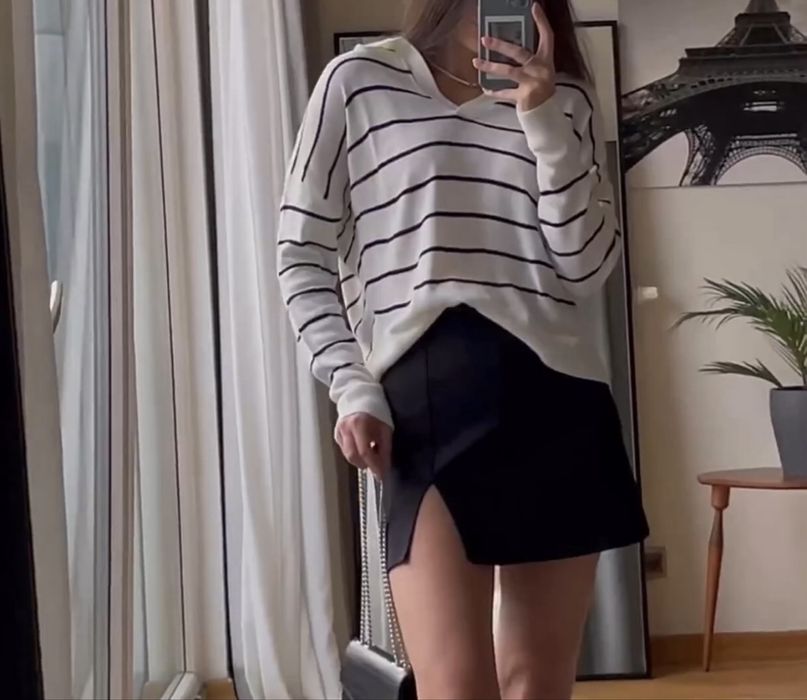 Спідниця міні з розрізом