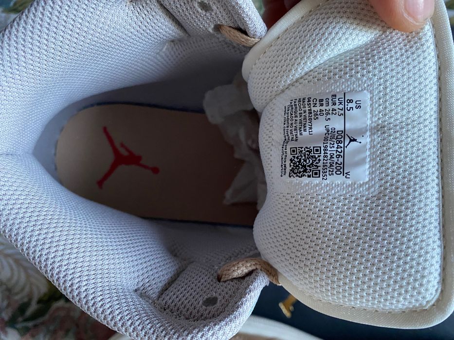 Nowe buty Nike jordan 1 mid 42