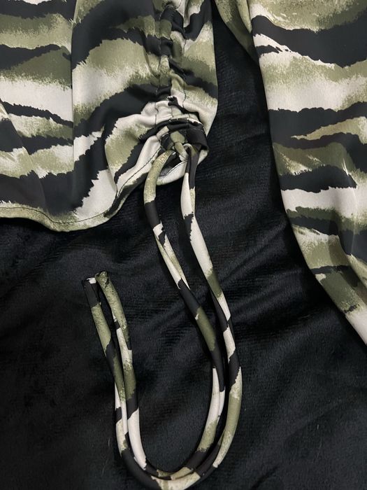 Camisa curta Bershka