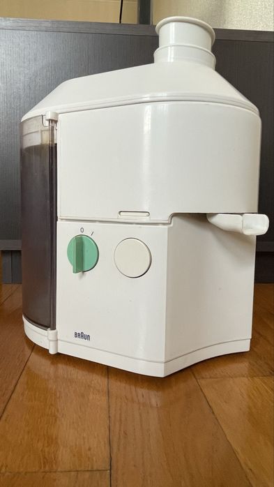 Соковыжималка BRAUN  220-230 V. 240W.