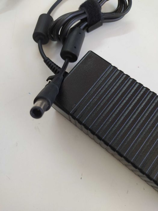 Transformadores Carregadores originais Toshiba Lenovo HP em bom estado de conservação e funcionamento PA-1121-04, API3AD01, PA-1650-72, 384019, 647982