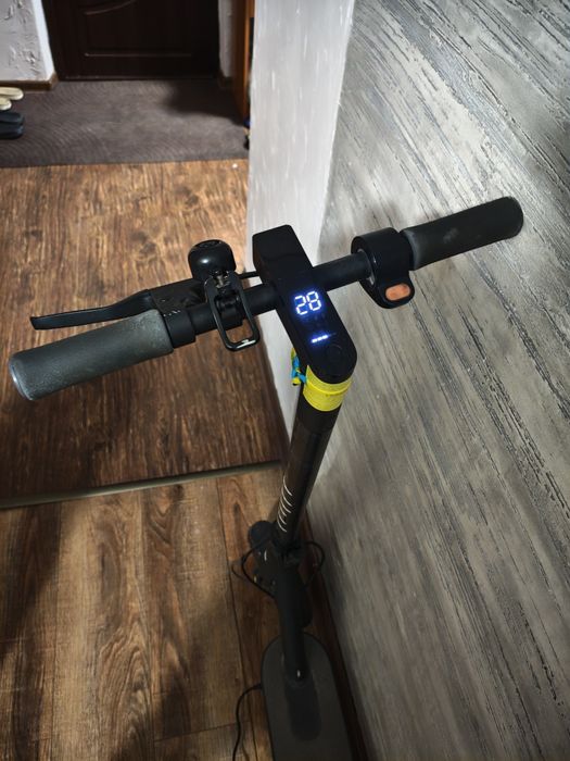 Продам електросамокат Xiaomi