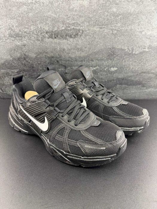 Кросівки Nike V2K Run Black Summit White Anthracite HQ1582-001 (41)