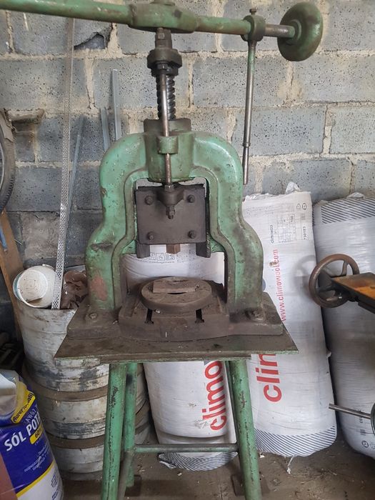 Prasa balansowa do łożysk itp.