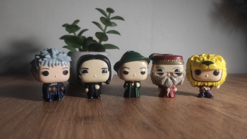 Гаррі Поттер фігурки з Кіндер Джой іграшки колекційні Гари потер