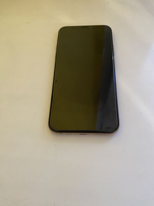Продам iPhone XS