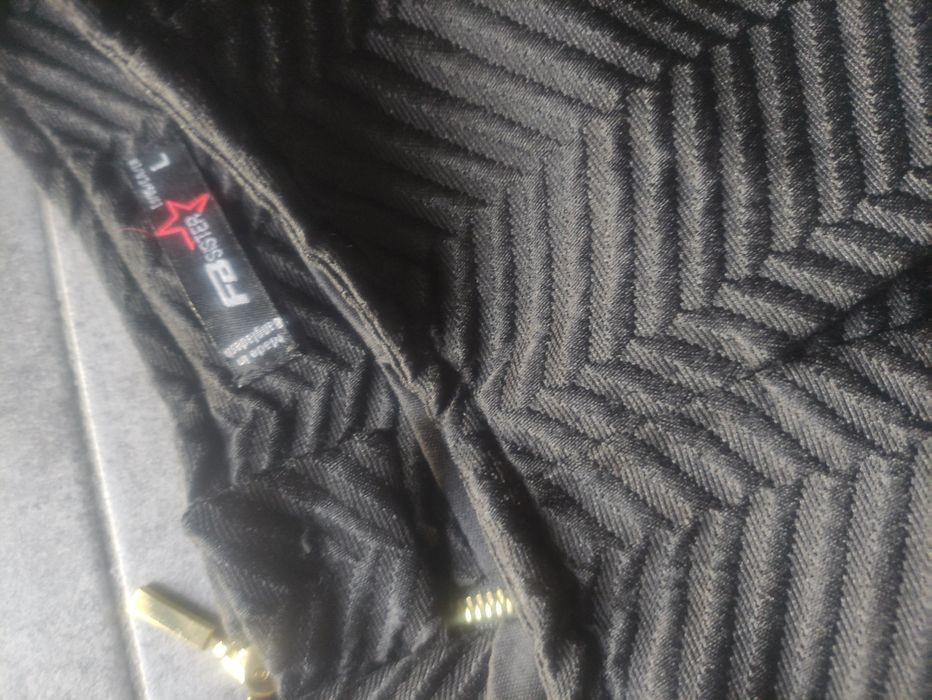 Spódnica z zaszewkami na podszewce