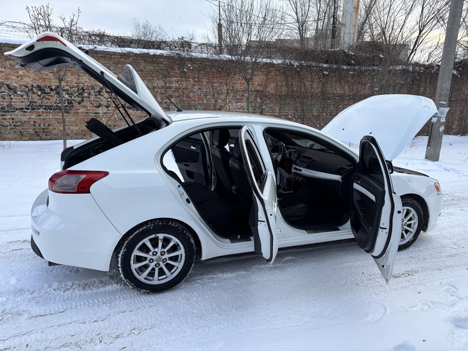 Mitsubishi Lanсеr 2011,1.8, механика, в отличнейшем состоянии!