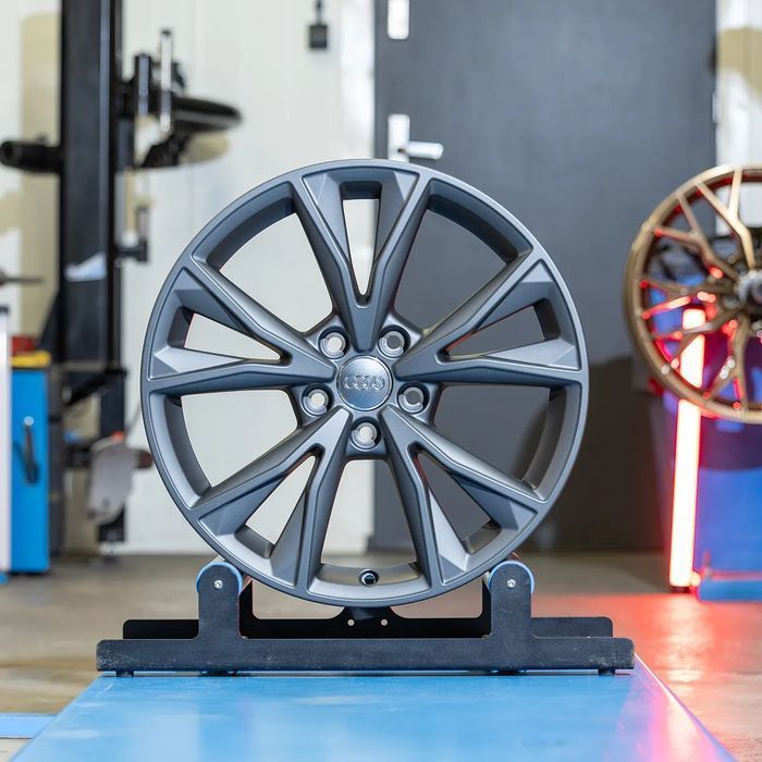 FABRYCZNIE NOWE Oryginalne Felgi Audi 18" A3 A4 A6 A8 Q2 Q3 TT