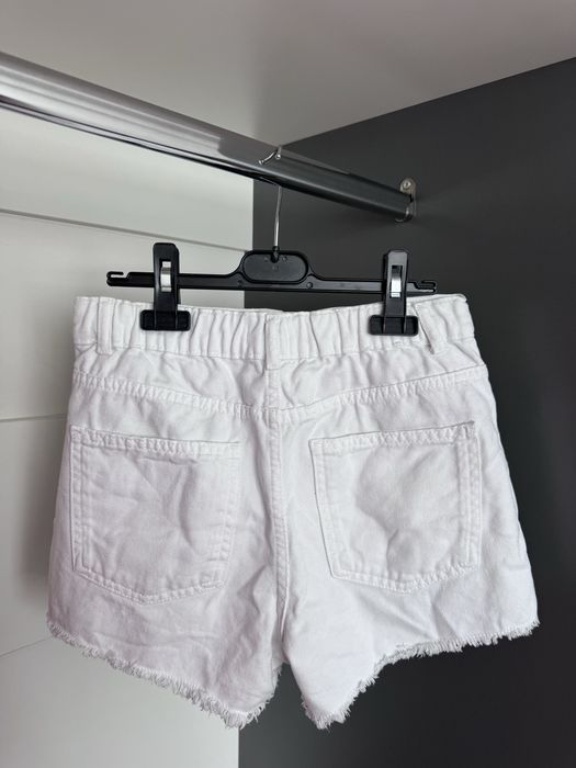 Білі, короткі, рвані шорти ZARA