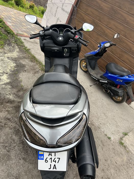 Продам  Yamaha majesty