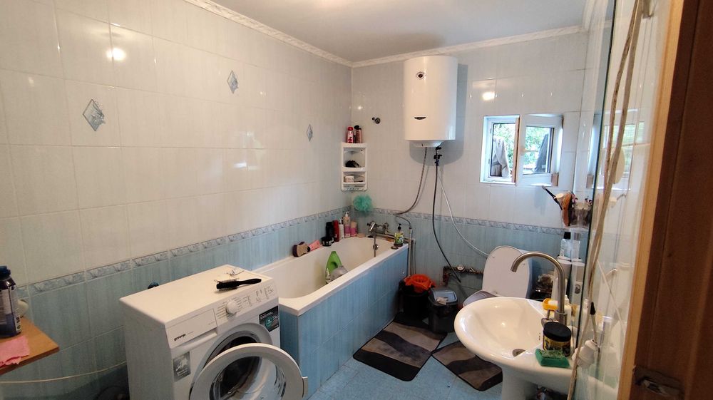 Продається квартира. 62 м2. Яремче. Центр. Ділянка. Газ. Гори.