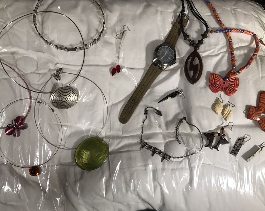 Lote de bijutaria (12 peças - inclui relógio) - preço final para tudo