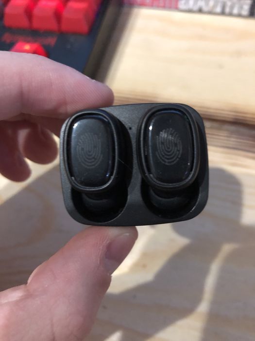 Безпроводні навушники