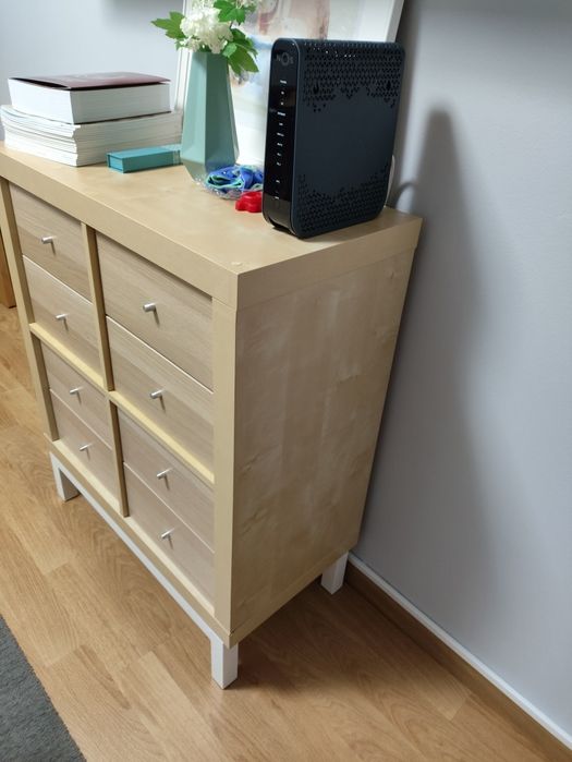 Kallax IKEA com gavetas, pés e prateleiras