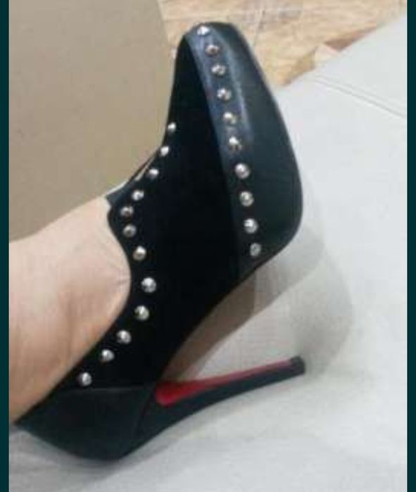 Czółenka z nitami po jednym wyjsciu 39/ 24 cm/