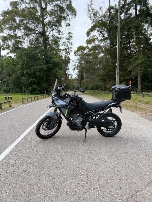 Cf moto 450 MT 2025 com muitos extras e como nova