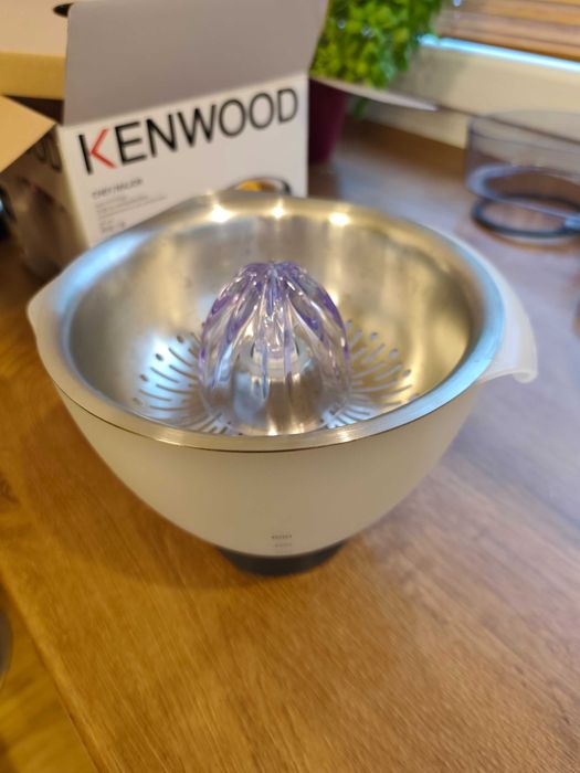 KENWOOD Robot kuchenny planetarny KCC9040S + przystawki KAM353ME