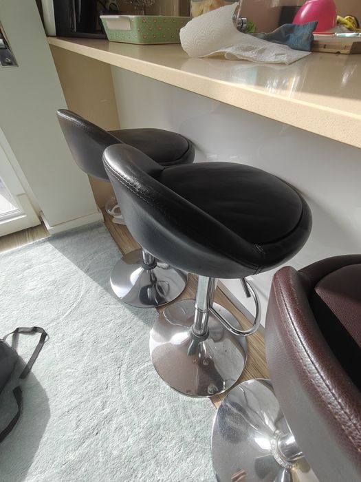 Bancos altos de balcão