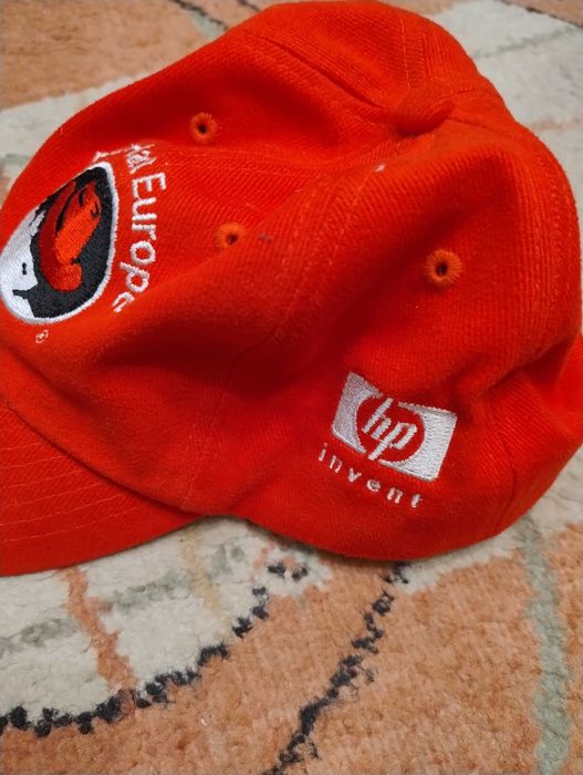 Czapka Red Hat HP Invent retro. Dla Linuxiarzy.