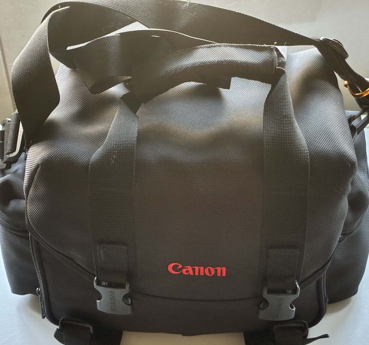 Maquina Cânon EOS 750D