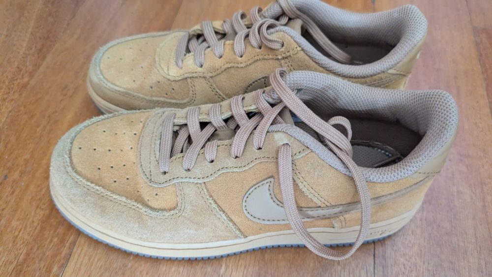 Nike Camel TAM 34