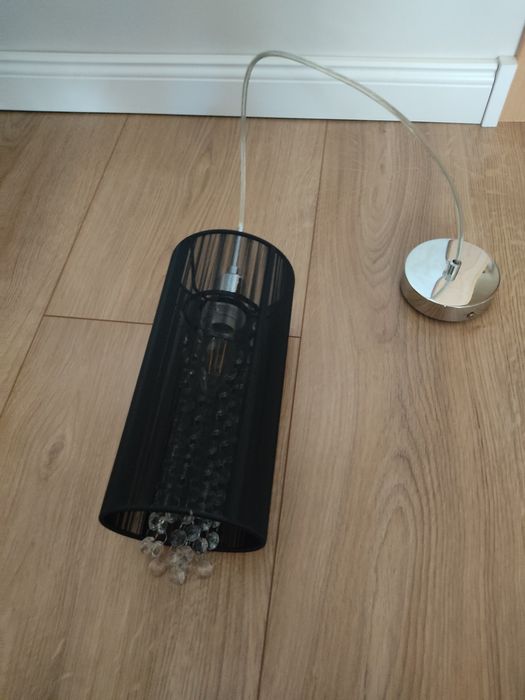 Sprzedam czarną lampę wisząca z kryształkami