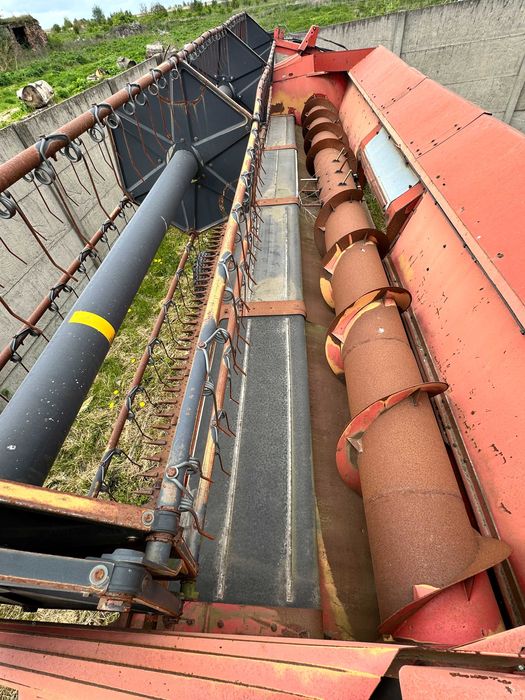 Жниварка Massey Ferguson MF 1996