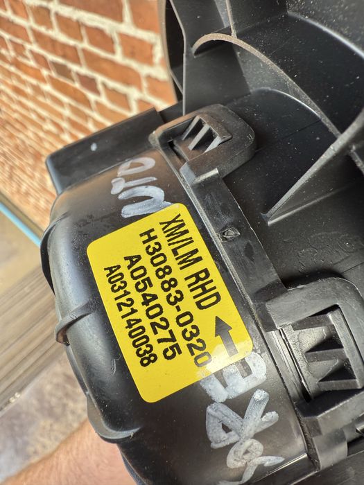 Моторчик вентилятор пічки Kia Sorento 09-15 h30883-0320