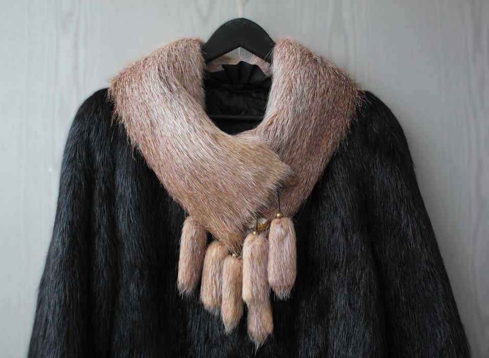 Длинная шуба из натурального меха нутрии, размер L