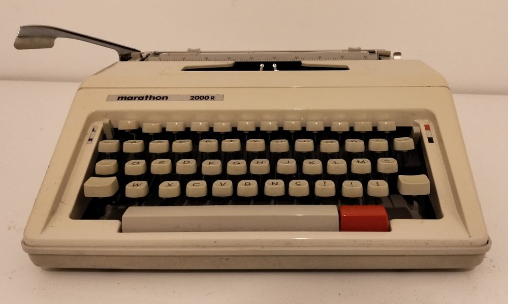 Maquina de escrever Marathon 2000 R