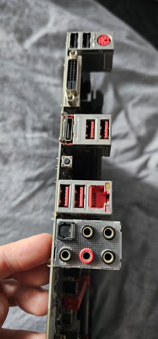 Procesor i Mobo -  Intel i5-6500 3.20GHz + MSI Z170A TOMAHAWK

https:/