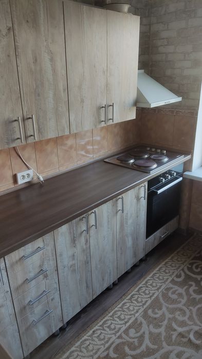 Кухонный гарнитур, бытовая техника для кухни б/у, состояние новых