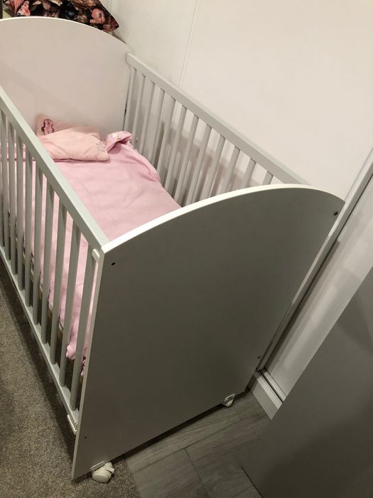 Cama de bebé como nova