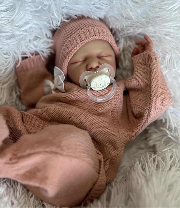 Bebé reborn disponível