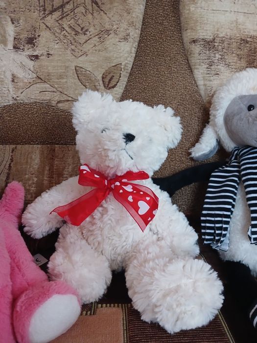 М'які іграшки дитячі.