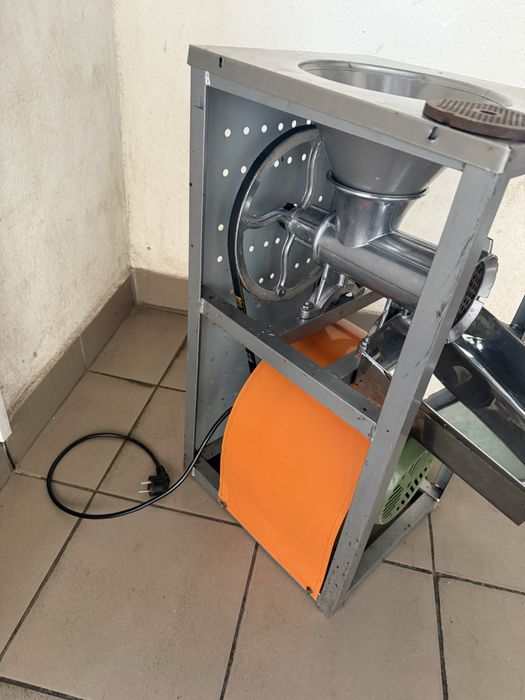 М’ясорубка промислова Vektor XH-32 на 300 кг/год.