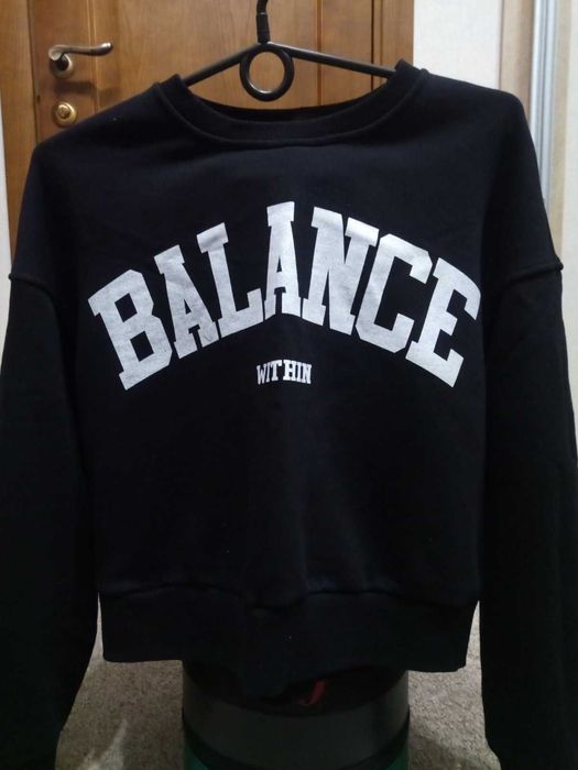 Стильный свитшот женский топик BALANCE