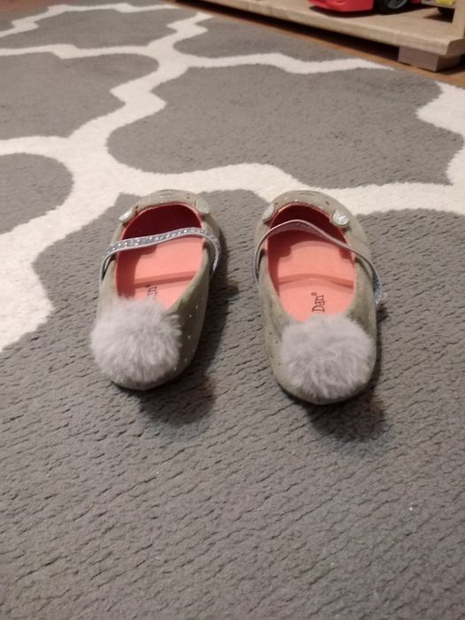 Balerinki buty do sukienki na święta z pomponem r  25