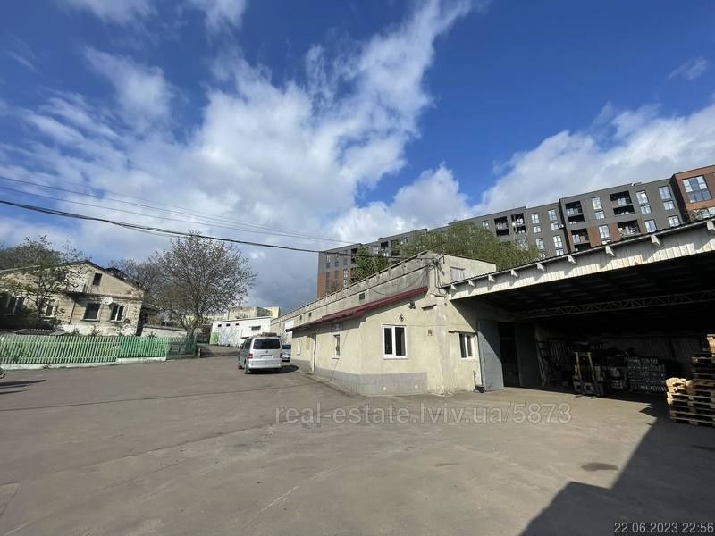 Подається майновий комплекс склади Гуртівня ділянка  22 сот землі