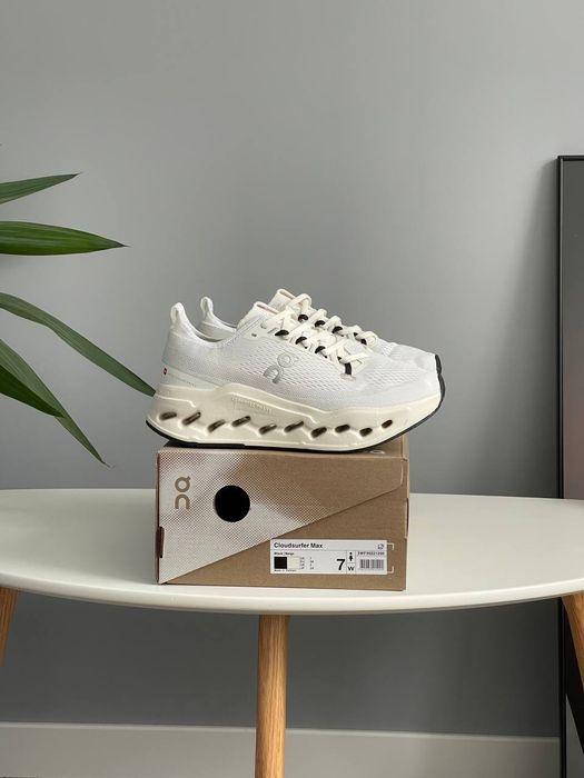 Кросівки ON Cloudsurfer Runner Max premium