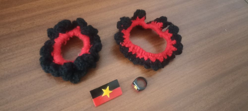 Conjunto elásticos, crachá e anel MPLA Angola